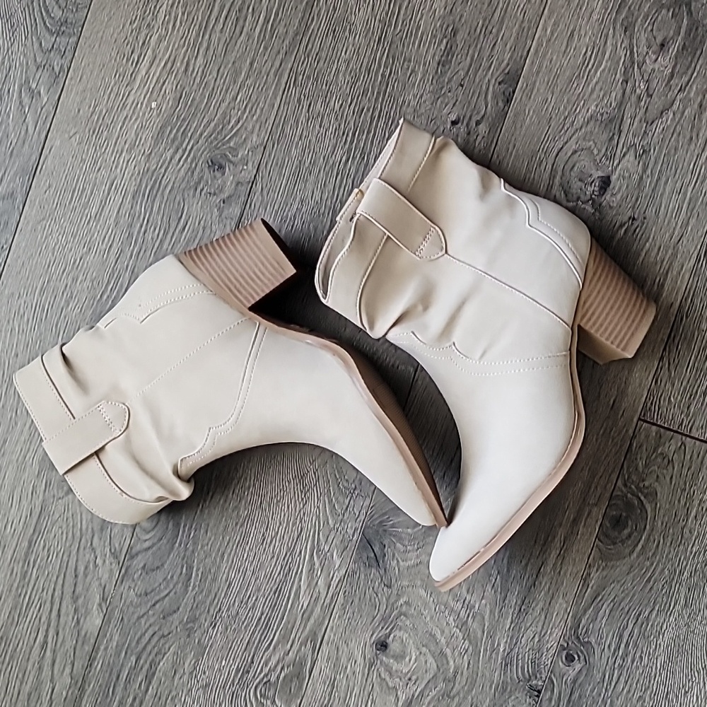 Time & Tru suede boots size 8